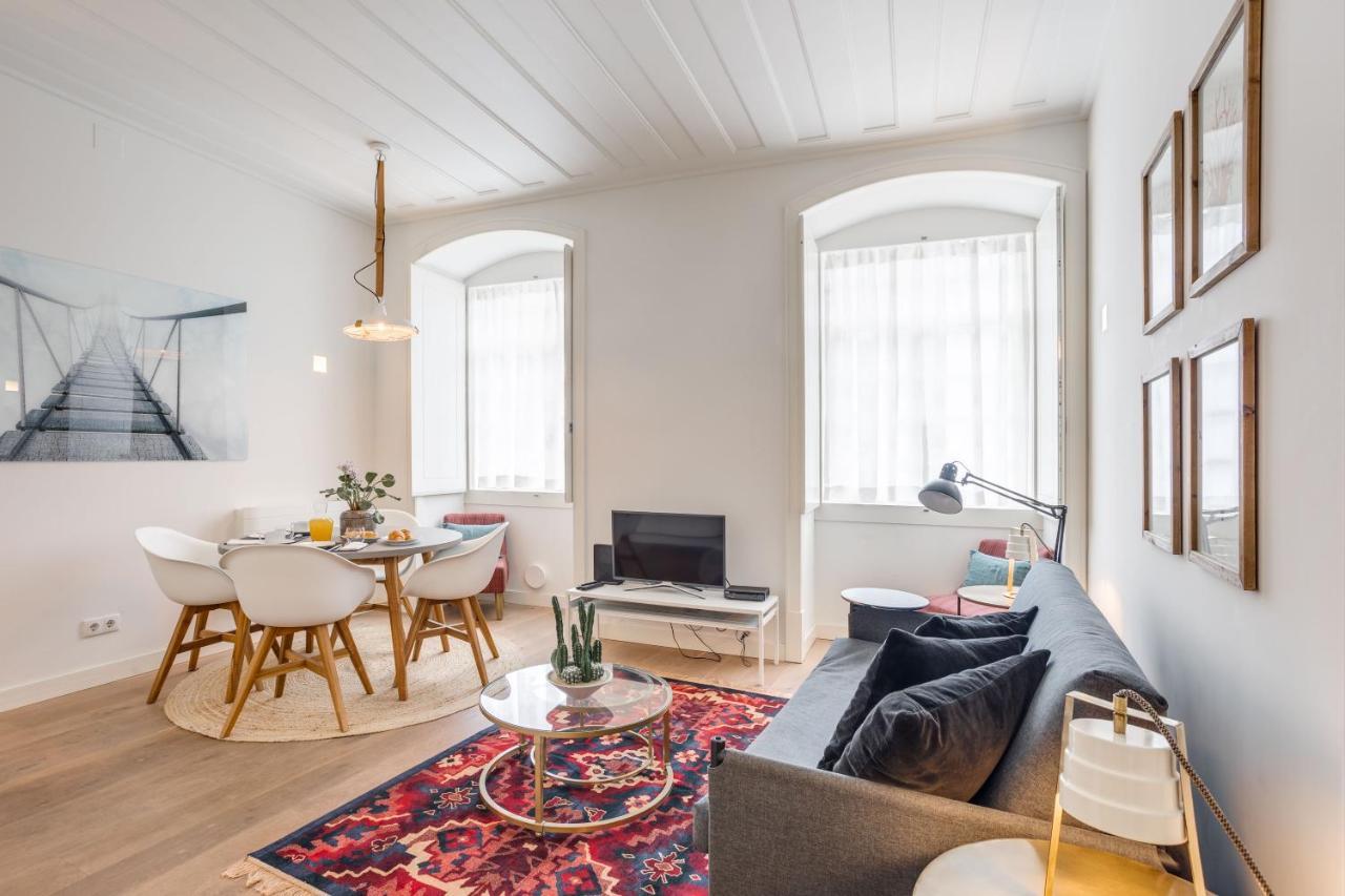 Chic Tailor Made Flat In Chiado Leilighet Lisboa Eksteriør bilde