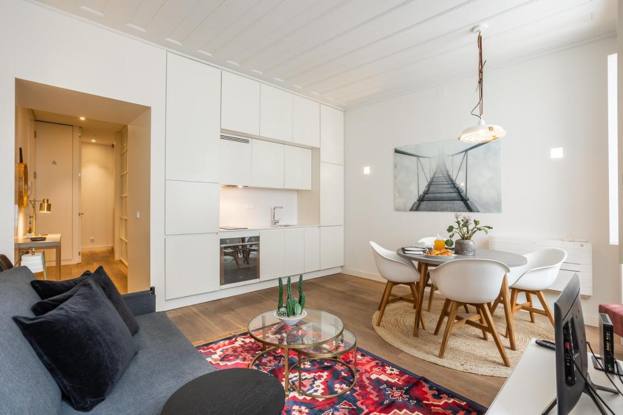 Chic Tailor Made Flat In Chiado Leilighet Lisboa Eksteriør bilde